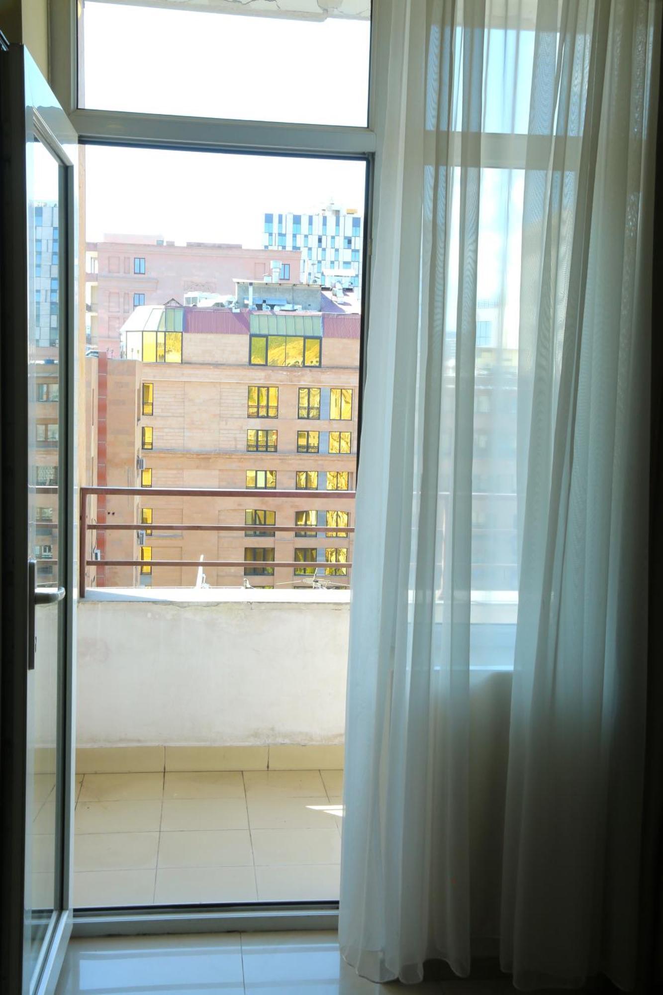 Rent Inn Yerevan On Sakharov Square Kültér fotó