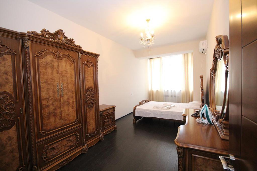 Rent Inn Yerevan On Sakharov Square Szoba fotó