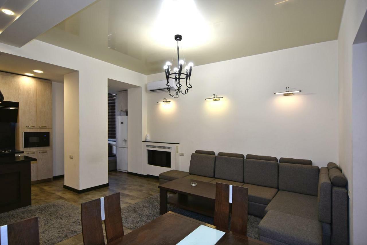 Rent Inn Yerevan On Sakharov Square Kültér fotó