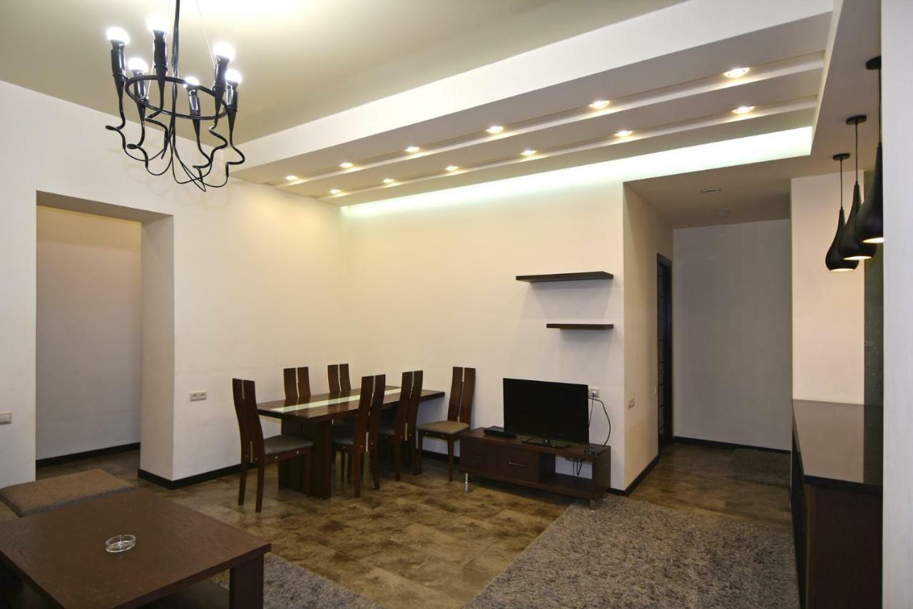 Rent Inn Yerevan On Sakharov Square Kültér fotó